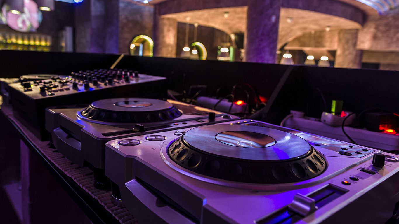 MC & DJ Party Entertainers on The Main Line & Philadelphia Area